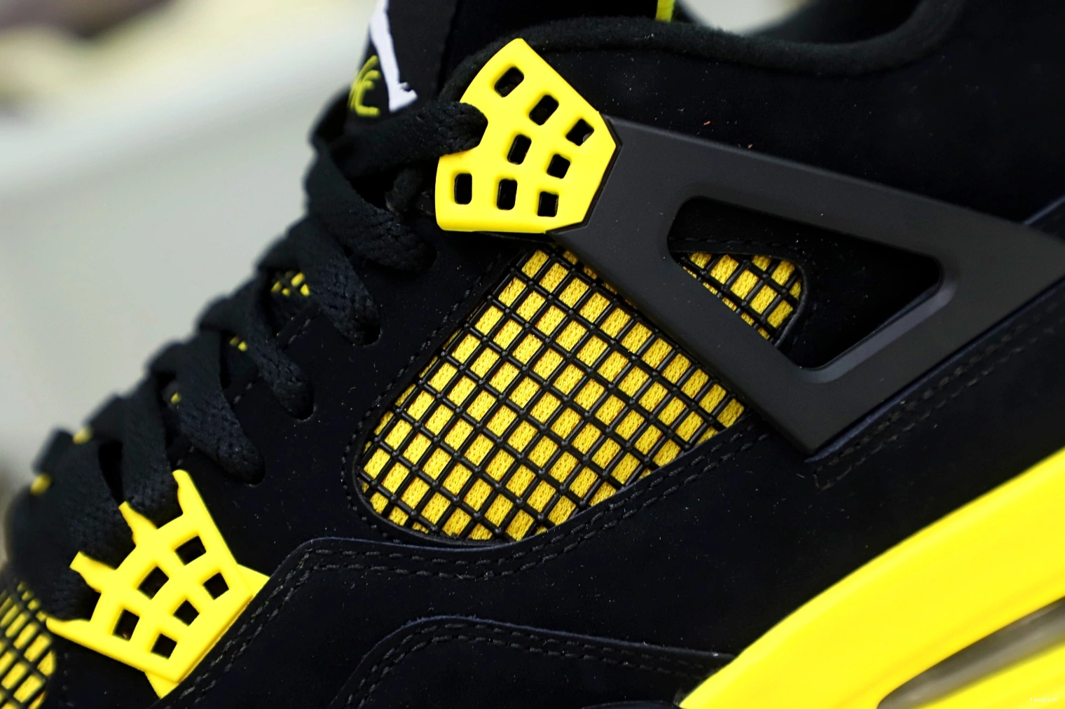 Air Jordan Jordan4  2023 thunder 0726